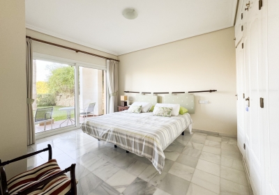Bonita villa independiente de 3 dormitorios con vistas al golf y al mar